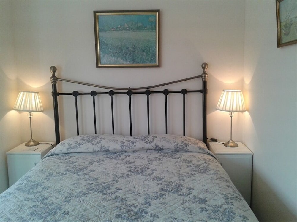 Double Room, Shared Bathroom photo 3