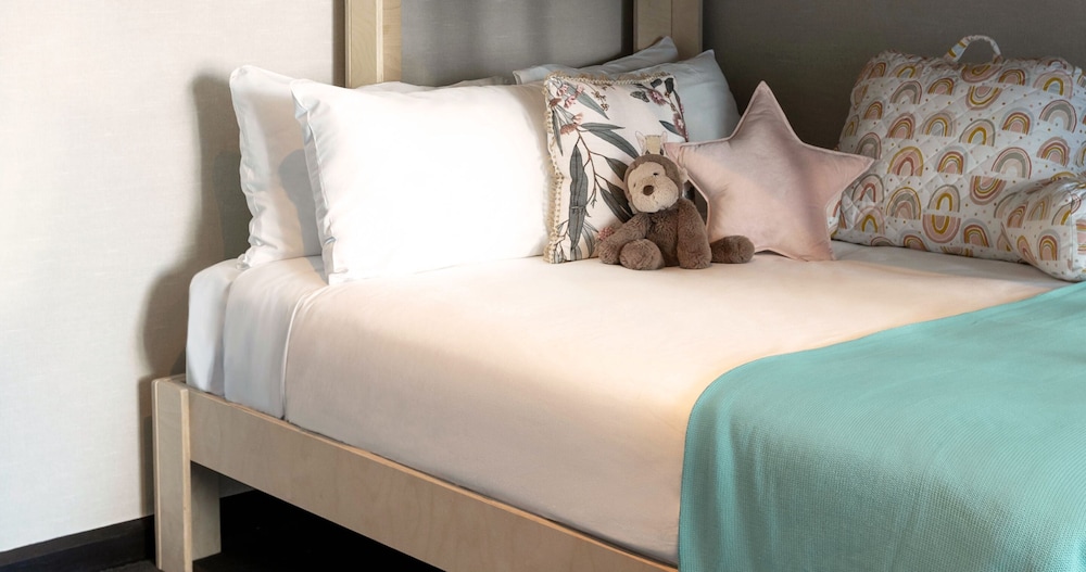 Premium Family Suite (incl Sky Tower Family Pass) - Photo 2