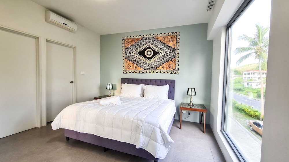 1-Bedroom Deluxe Seafront photo 1
