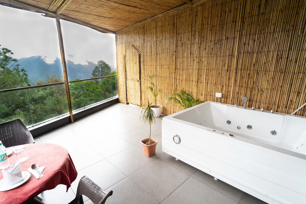 Signature Room - Photo 1