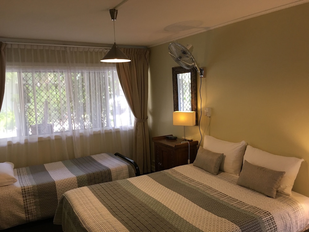 1 Bedroom Apartment, Queen & Single Bed (2 Nights) photo 1