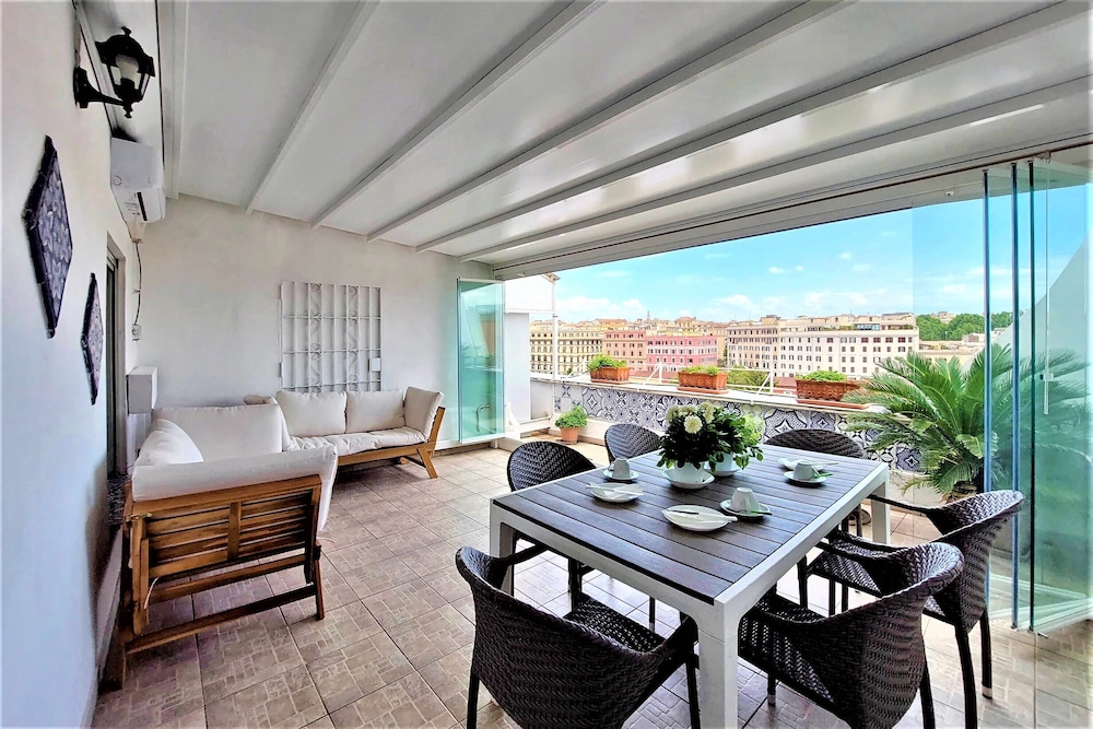 Deluxe Duplex, City View (VIA DI SAN GIOVANNI IN LATERANO 250) photo 3