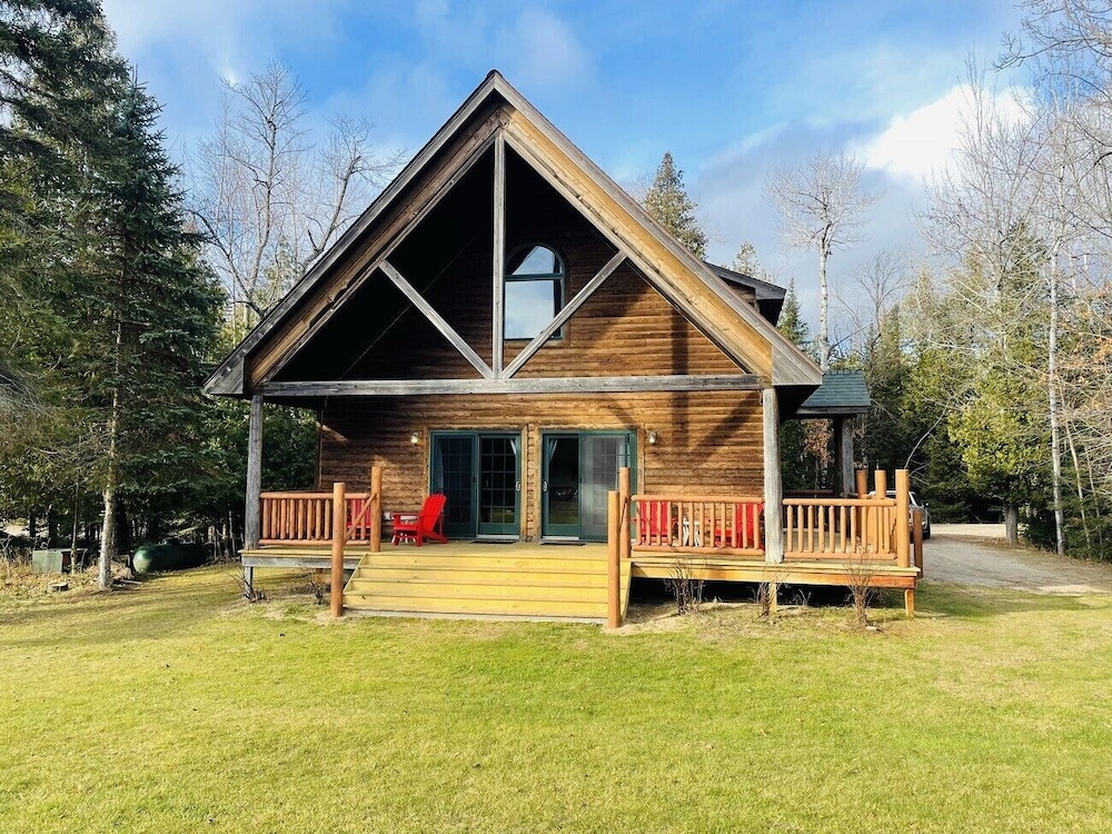 Pond Cabin 2 Bedroom, 2 Bath photo 2
