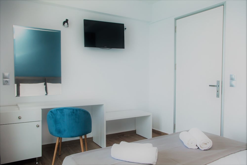 Deluxe Apartment, 1 Queen Bed with Sofa bed, Non Smoking, Sea View photo 3