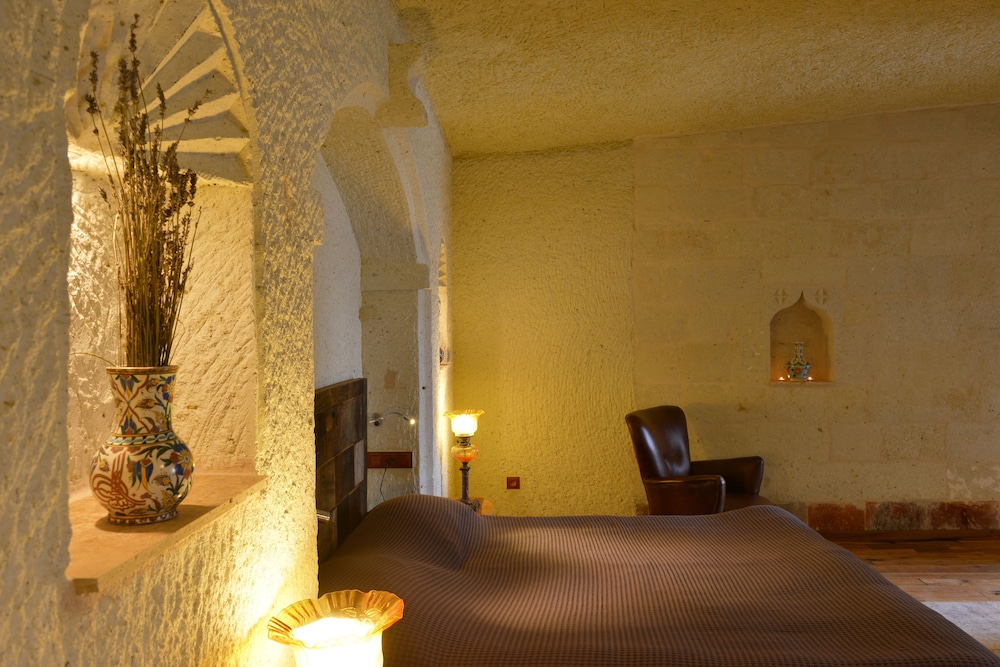 Cave Suite with View photo 2