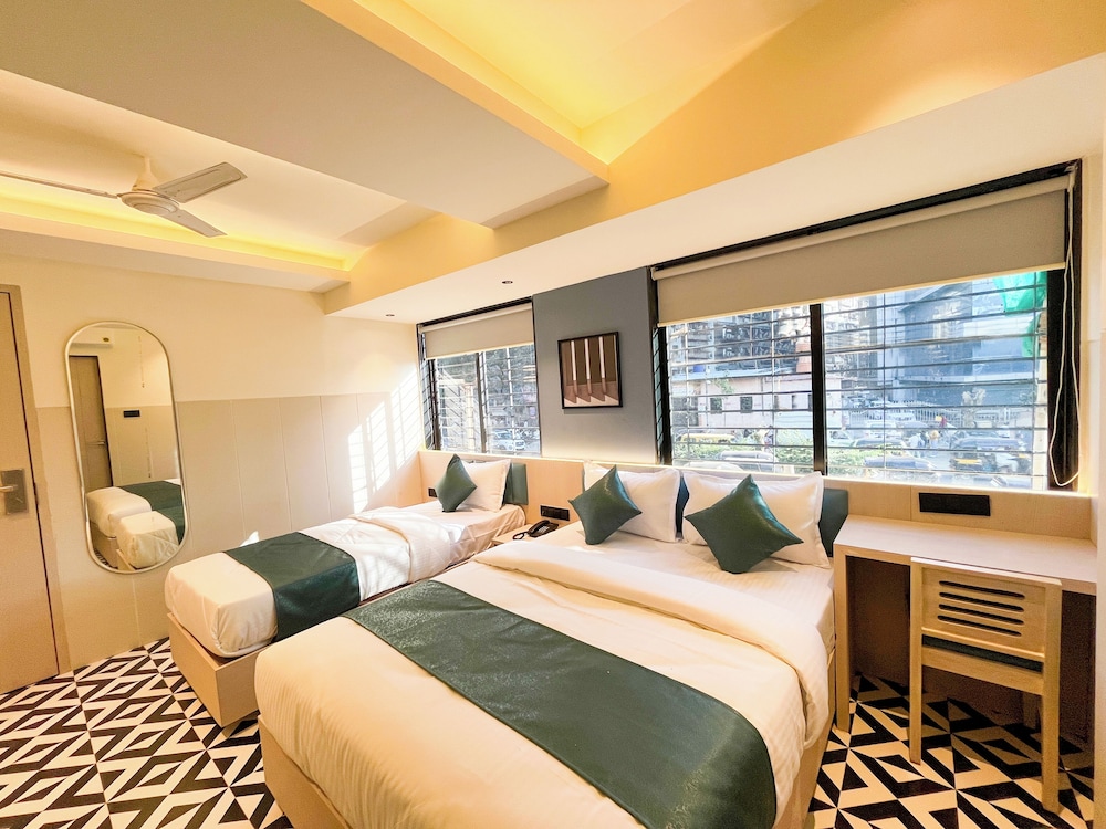 Deluxe Triple Room