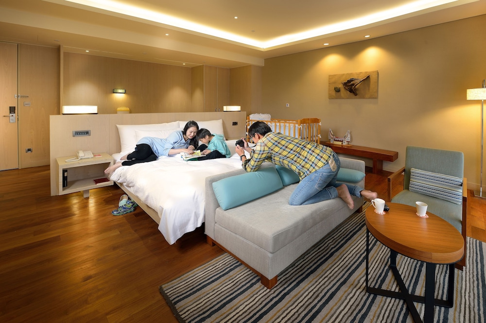 Royal Luxury Suite photo 2