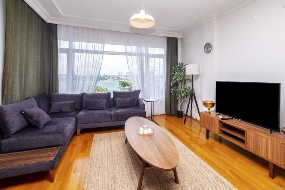Apartment photo 2