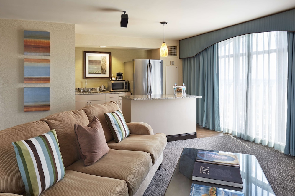 Suite, 1 King Bed, Non Smoking