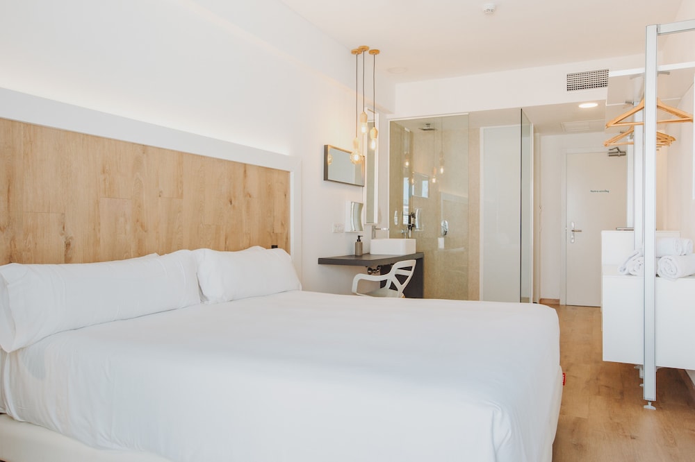 Deluxe Double Room, Terrace, Marina View - Photo 4