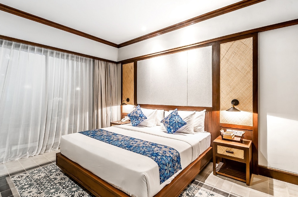 Premier Double with Shuttle Denpasar - Lovina - Denpasar