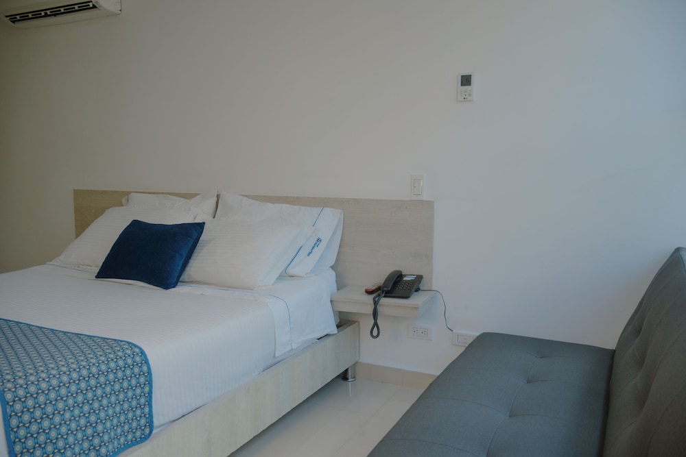 Junior Double Room, 1 Queen Bed, Ensuite photo 1