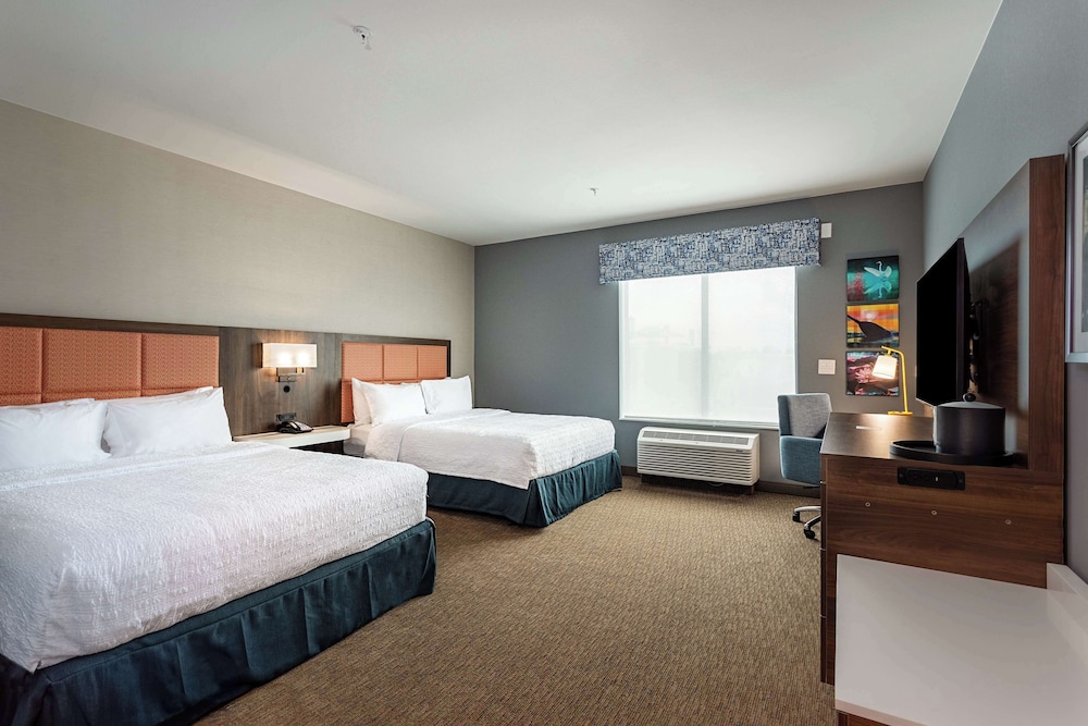 Room, 2 Queen Beds, Accessible (Roll-In Shower) photo 1