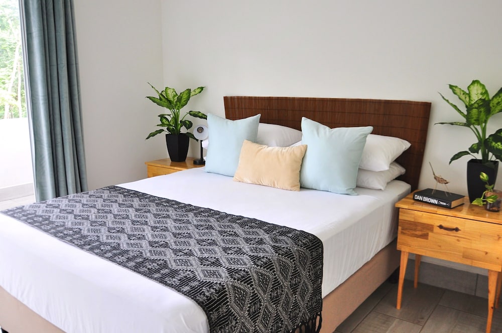 Signature Condo, 2 Bedrooms, Kitchen, Beachside photo 1