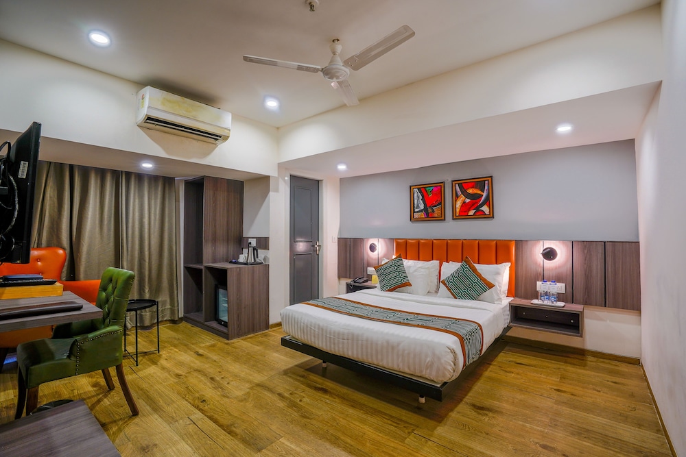 Executive Room - Photo 1