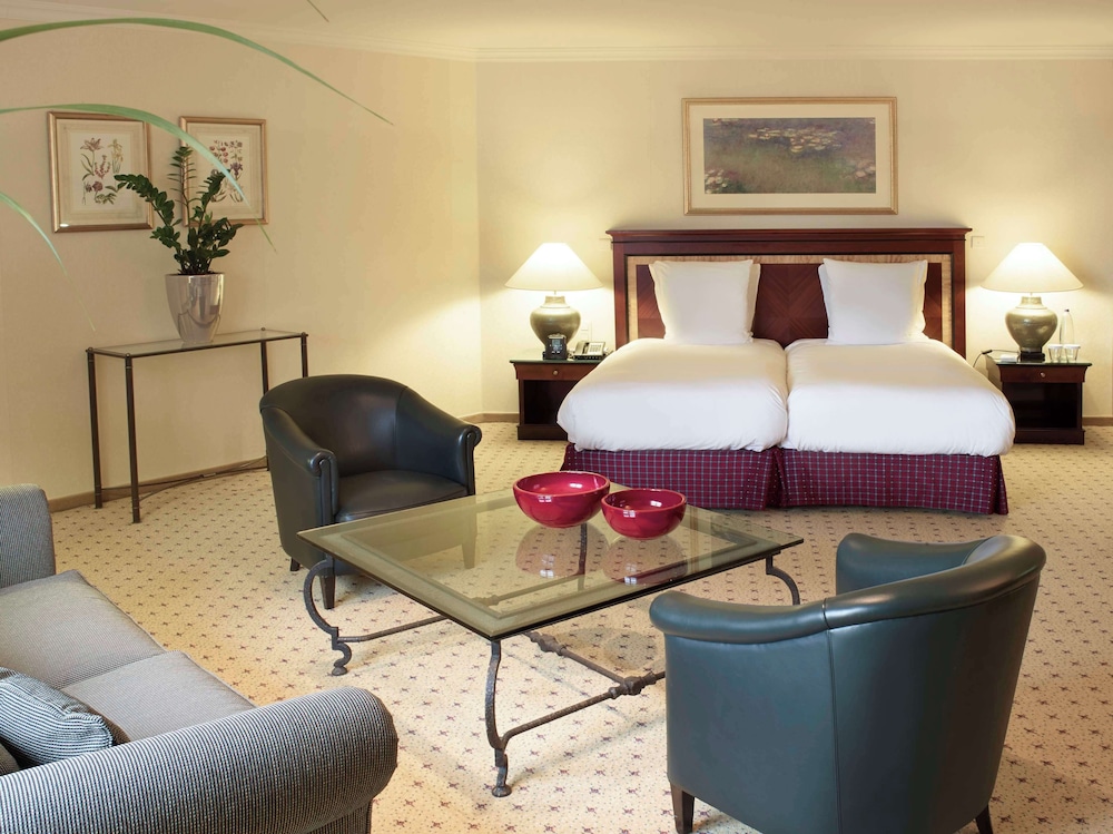 Suite, 2 Twin Beds (Ambassador)