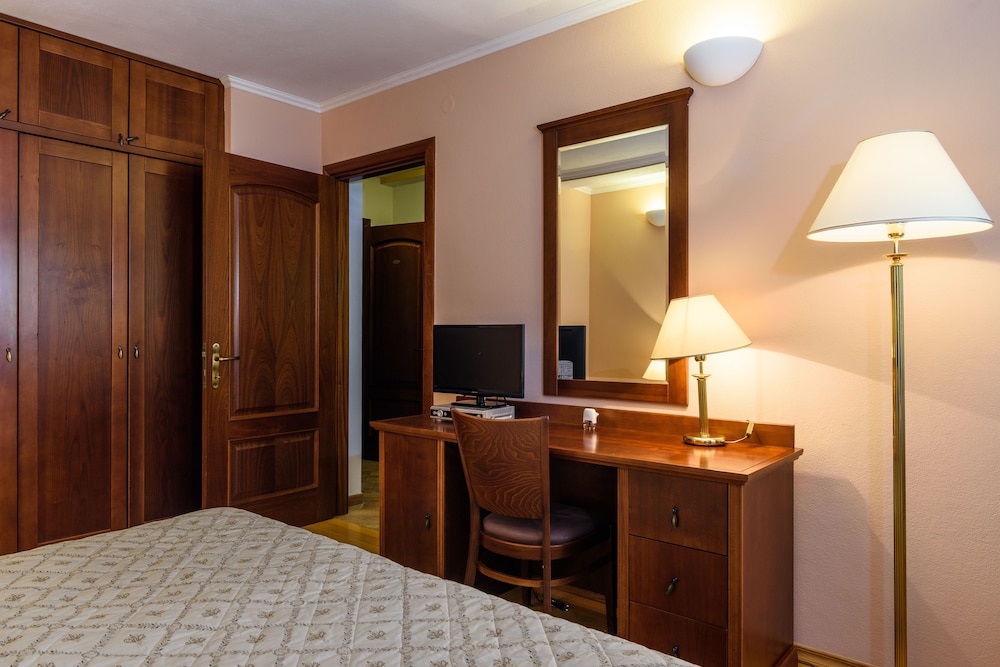 Apartment, 1 Bedroom, Terrace, Pool View