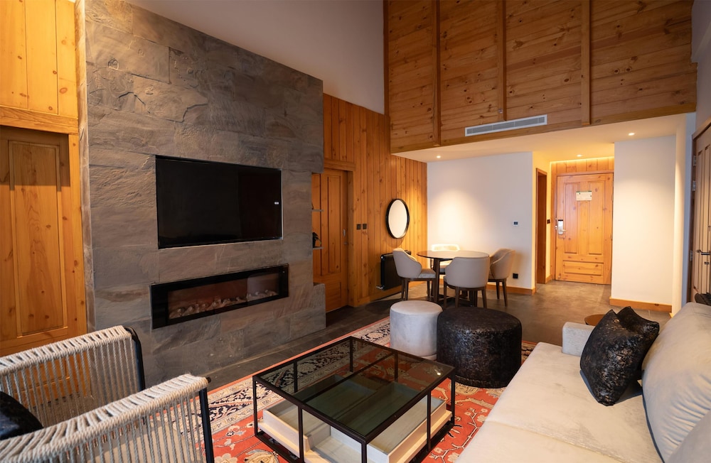 Suite, 2 Bedrooms photo 1