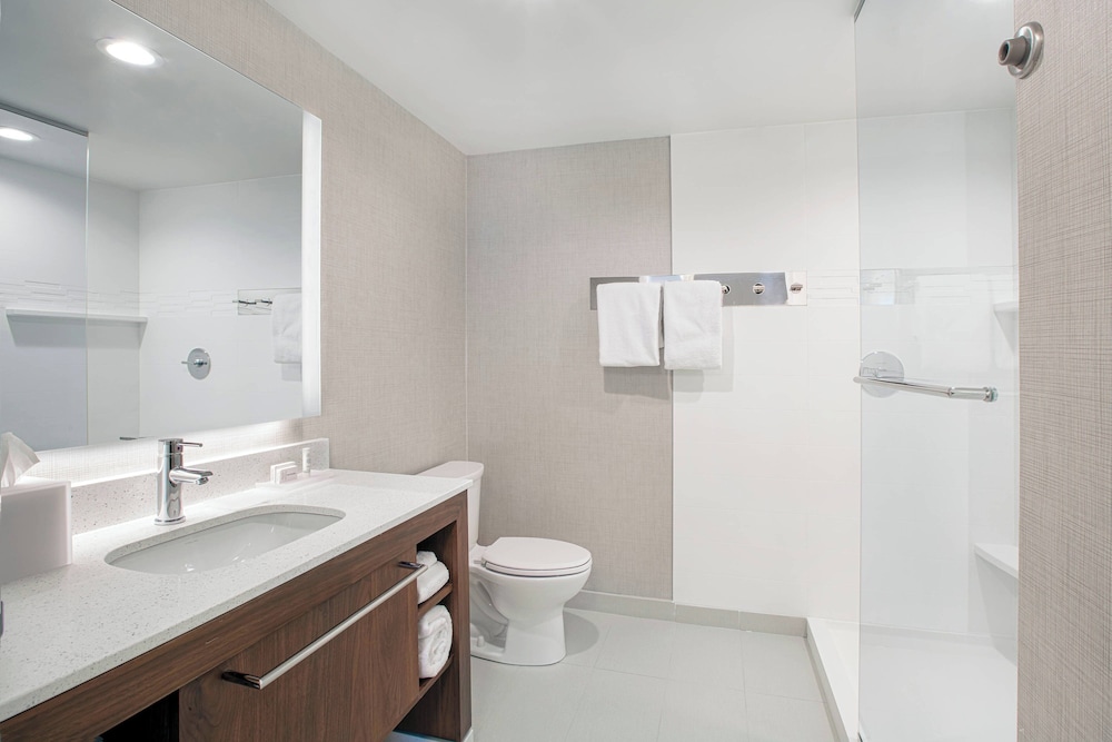 Suite, 1 Bedroom - Photo 5