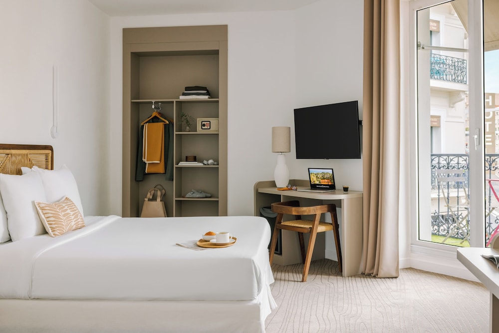 Suite, Multiple Beds, Balcony