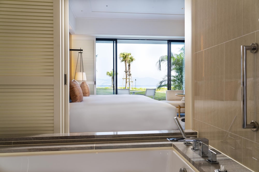 Deluxe Partial Oceanview BeachFrontWing Twin, Non Smoking photo 2