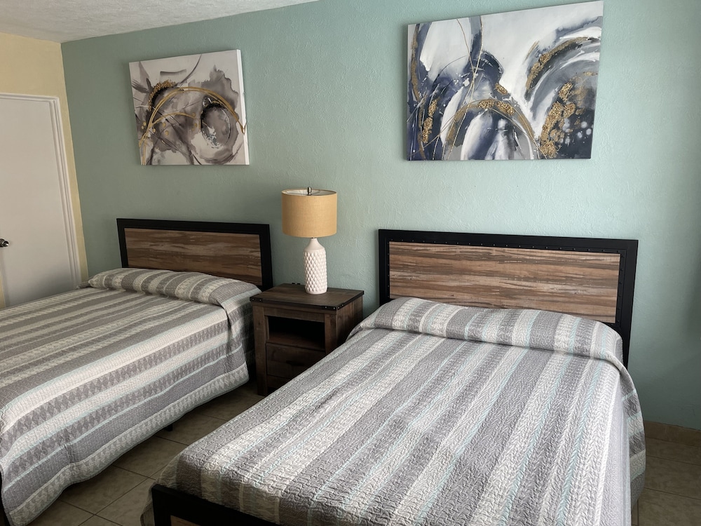 Standard Room, 2 Double Beds, Non Smoking, Kitchenette (2 Double Beds & Complete Kitchenette) photo 2