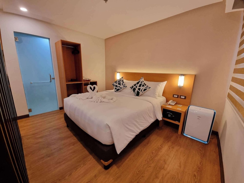 Premier Suite Room - Photo 2