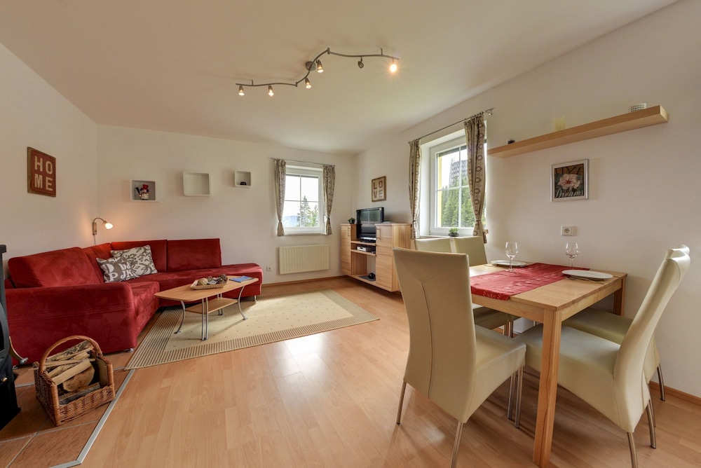 Apartment (1 & 3 House 33a) photo 1