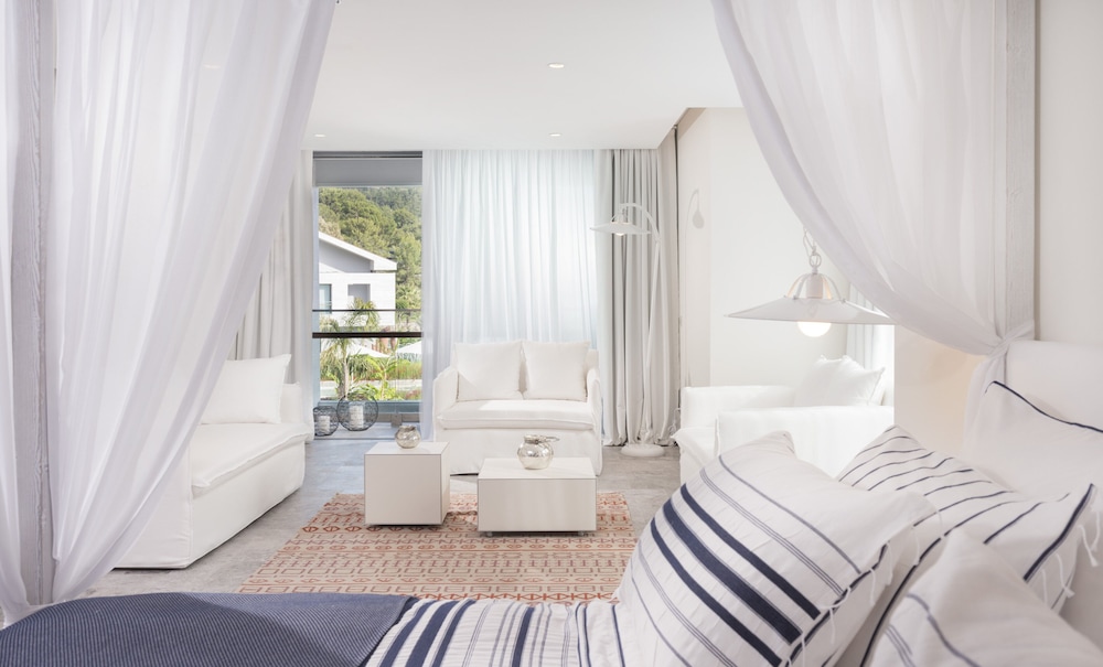 Junior Suite, Pool Access