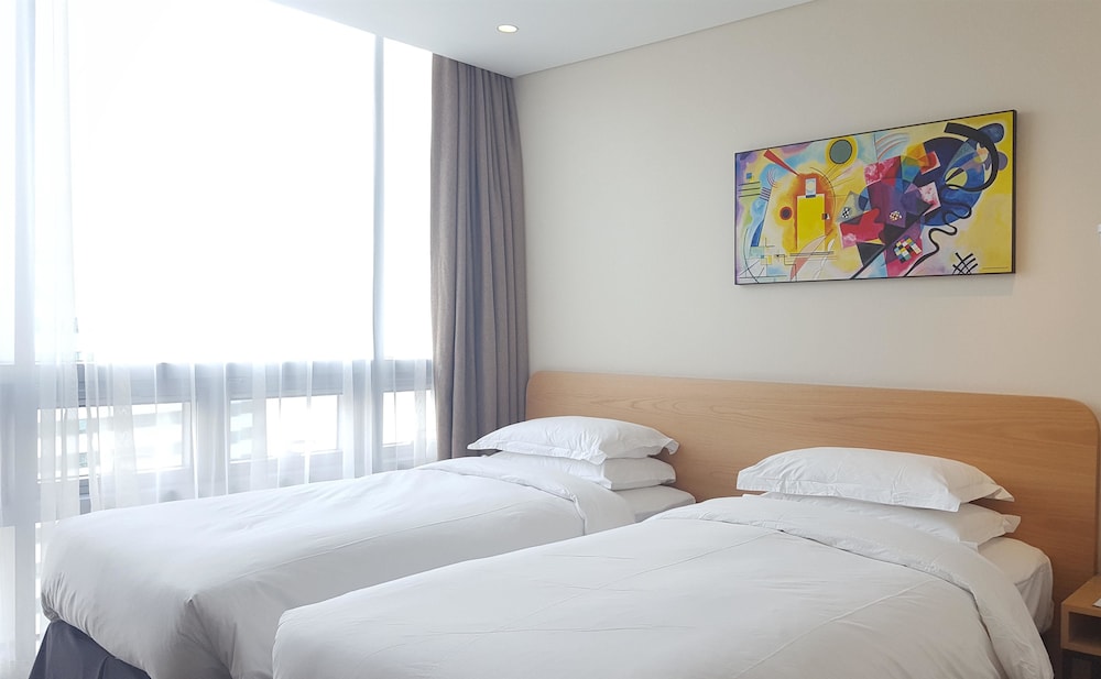Standard Room, 2 Twin Beds, City View