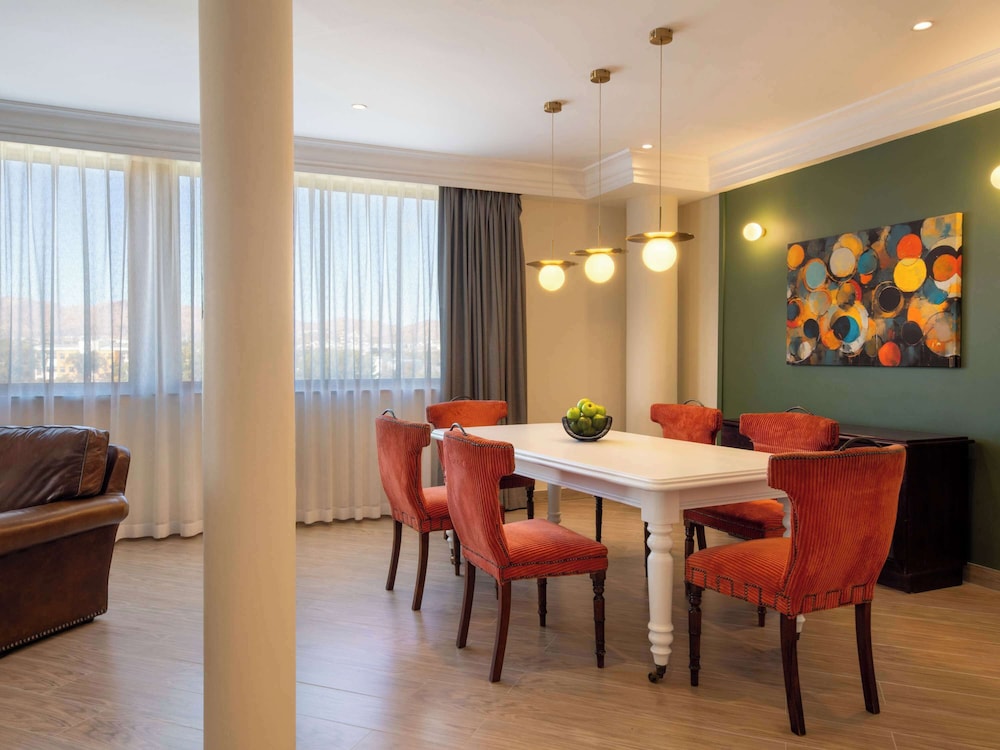 Suite, 1 Bedroom, Garden View - Photo 6