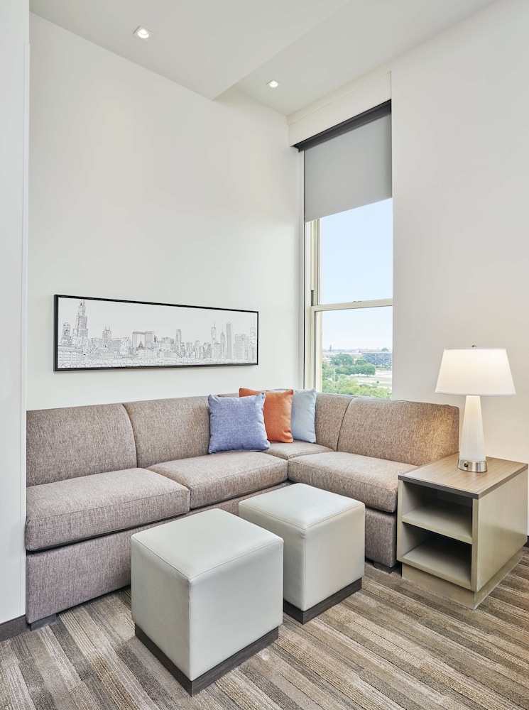 Suite, 1 Bedroom - Photo 1
