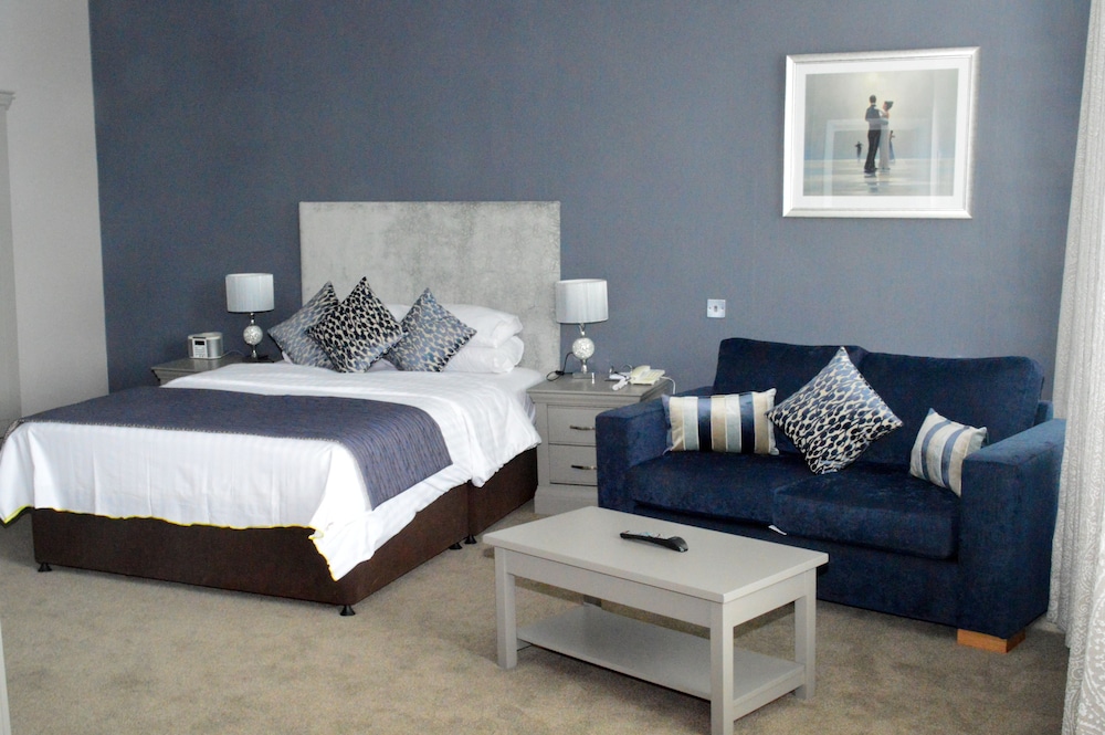 Junior Suite, 1 Bedroom, Sea View, Sea Facing - Photo 3