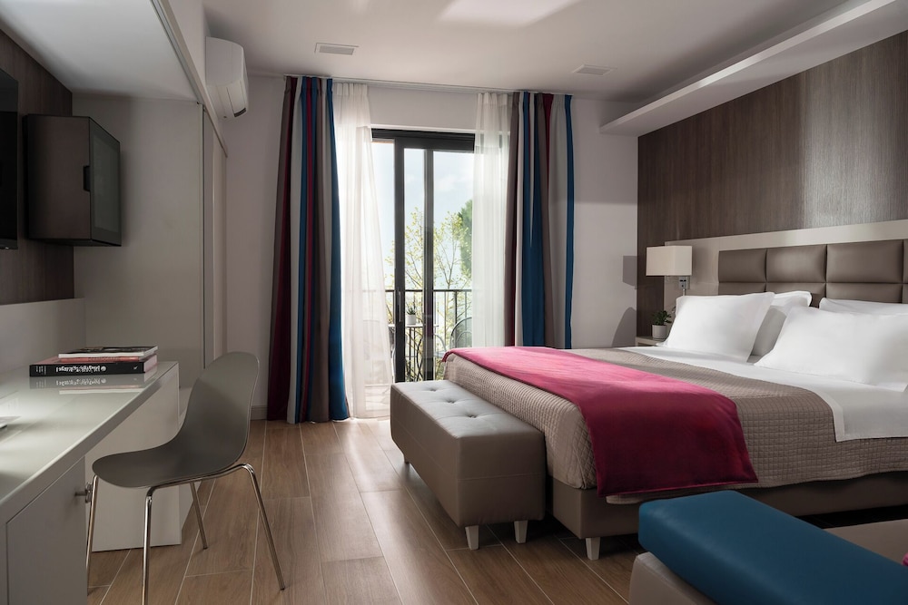 Deluxe Double or Twin Room - Photo 1