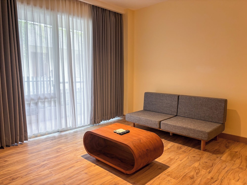 Suite, 1 Bedroom, Balcony - Photo 19