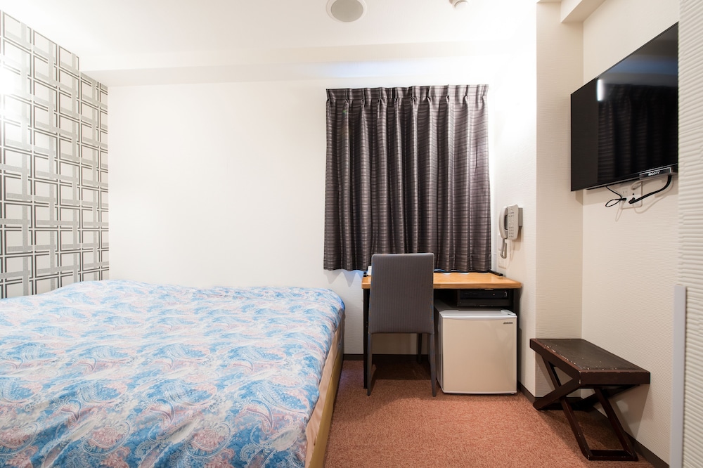 Standard Semi Double Room Smoking