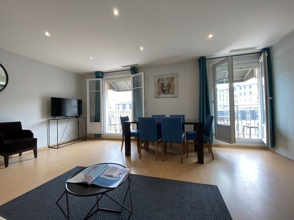 Superior Apartment photo 1