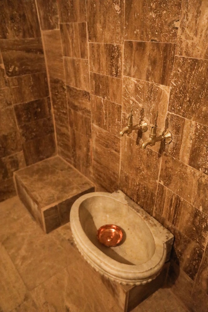 Sureyya Hammam Cave Room - Photo 4