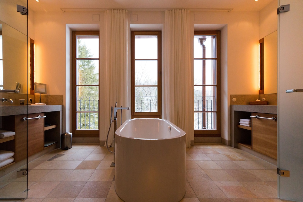 Summit Suite Retreat photo 3