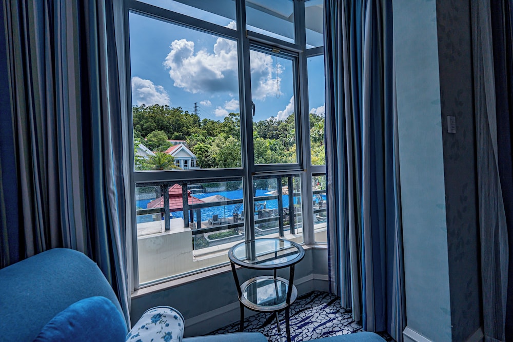 Pool View Superior Twin Beds Room - Photo 4