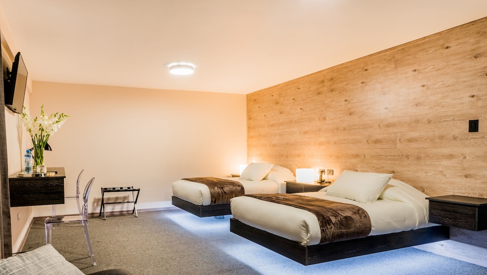 Room, 2 Double Beds (Internal view) photo 1