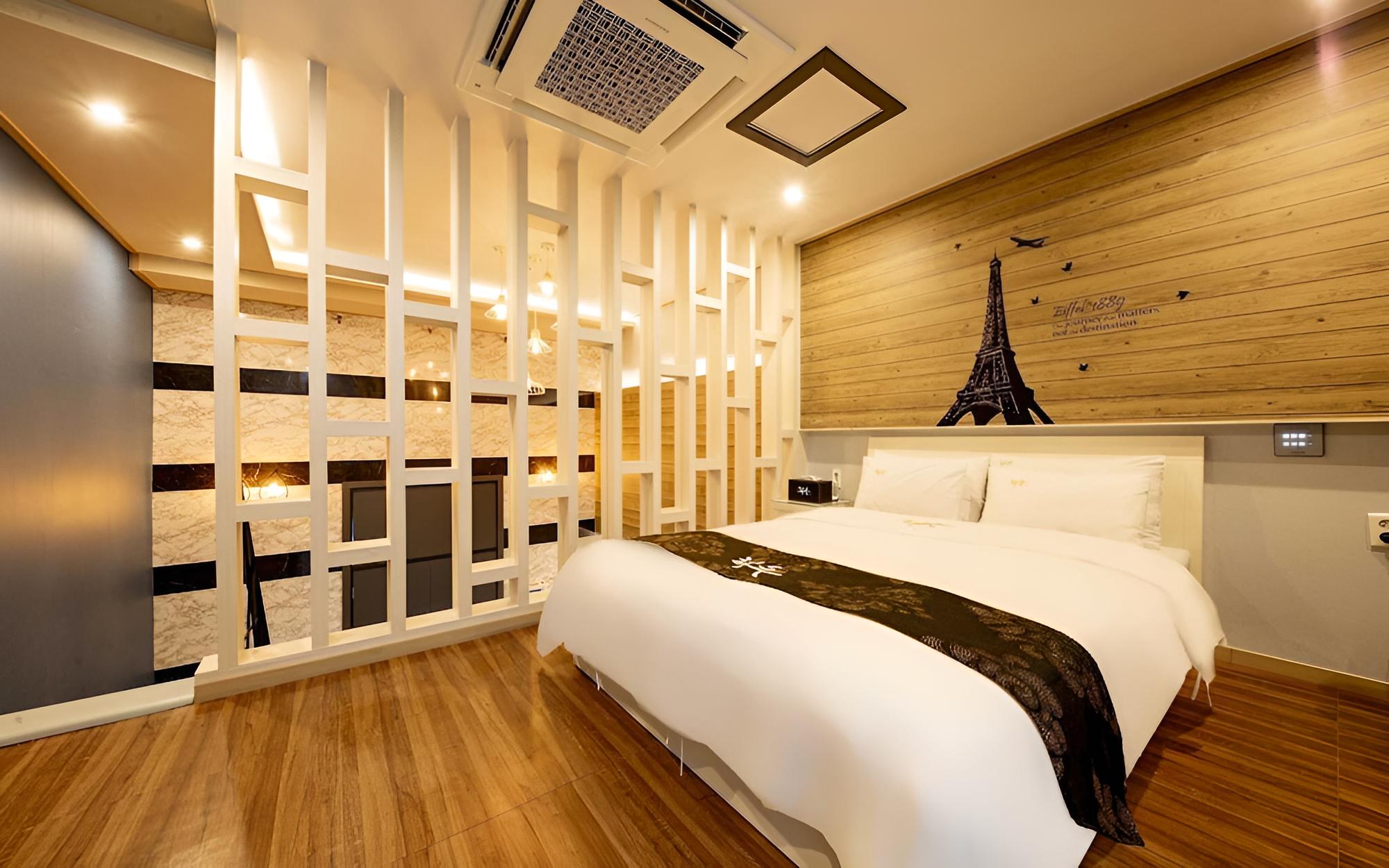 Room (Double story room(love chair)) - Photo 5