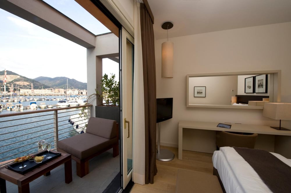 Deluxe Double Room, Sea View - Photo 6