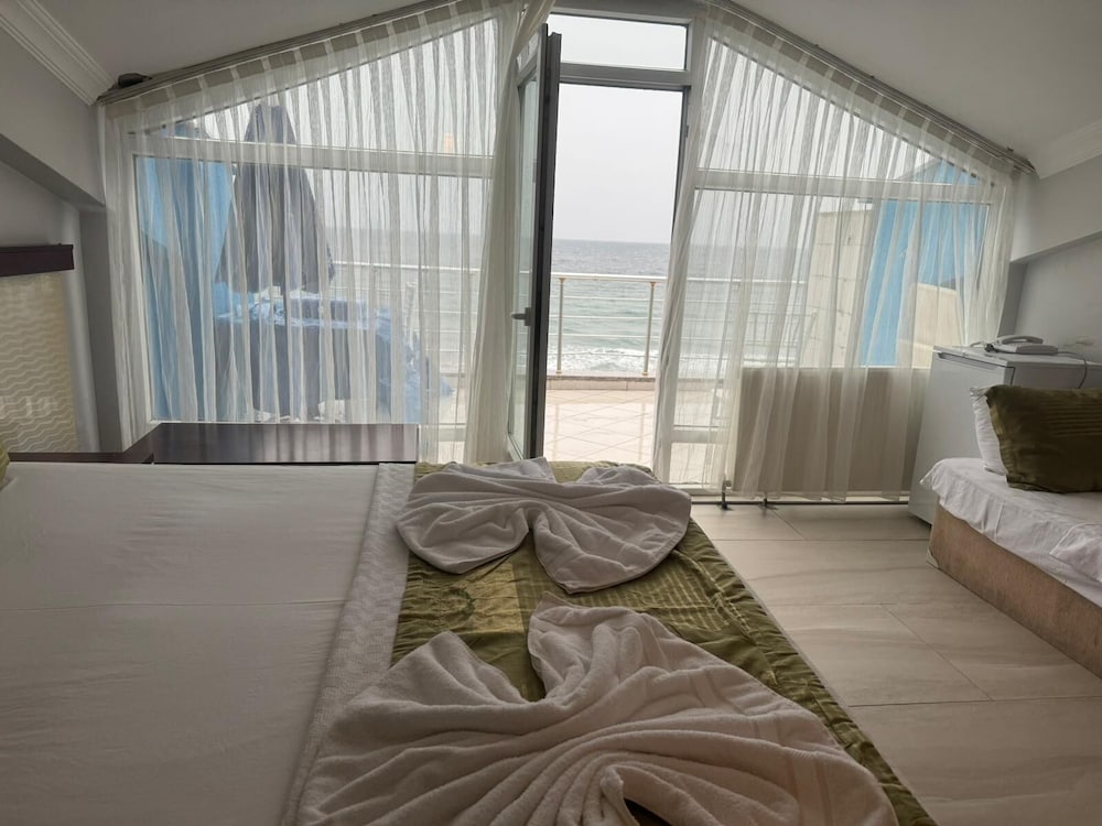 Deluxe Room, 1 Bedroom, Sea View photo 1