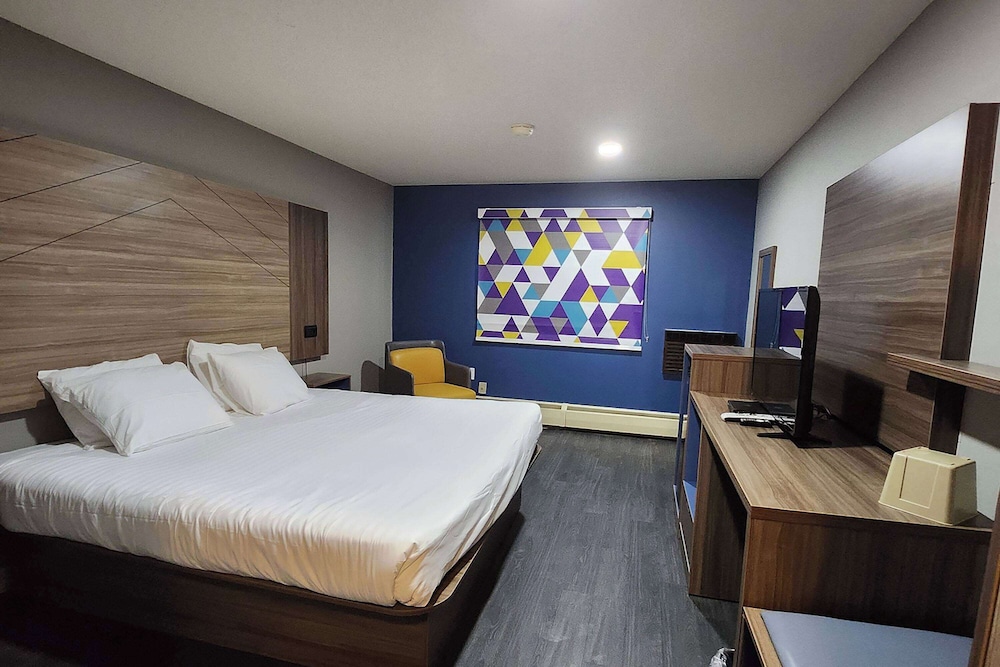 Room, 1 Queen Bed, Non Smoking - Photo 5