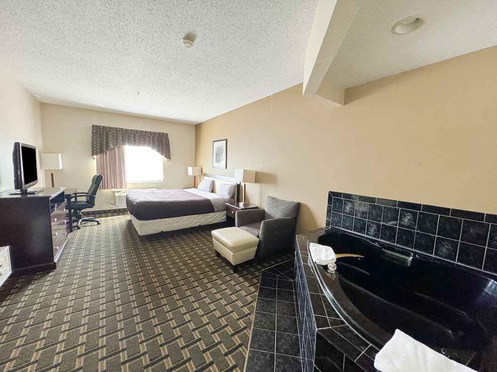 Signature Room, 1 King Bed, Non Smoking, Hot Tub - Photo 1