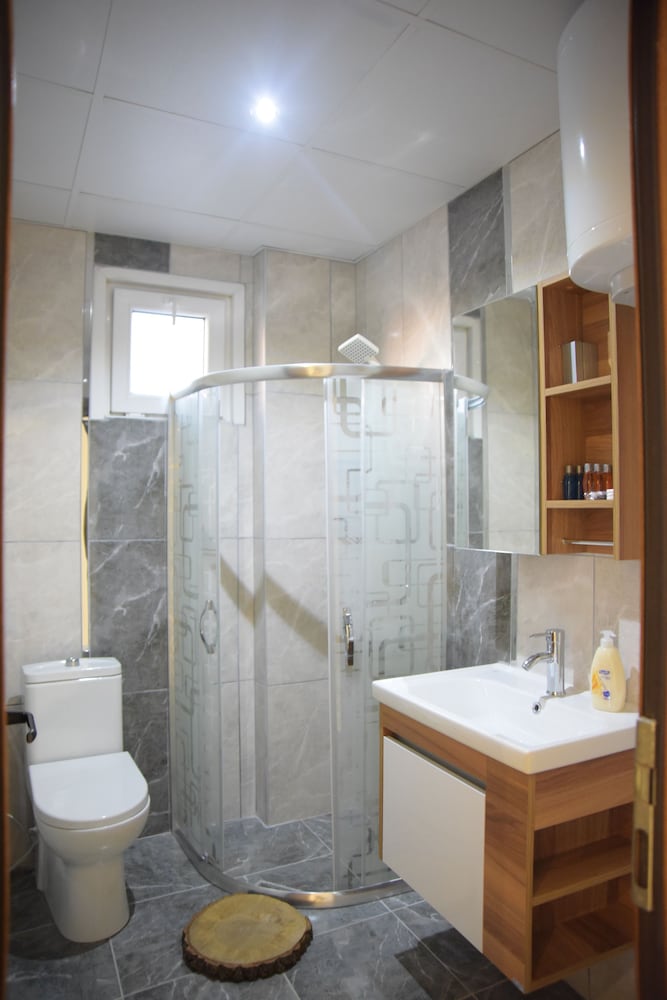 Deluxe Quadruple Room, 2 Bedrooms, Non Smoking, Mountain View photo 2
