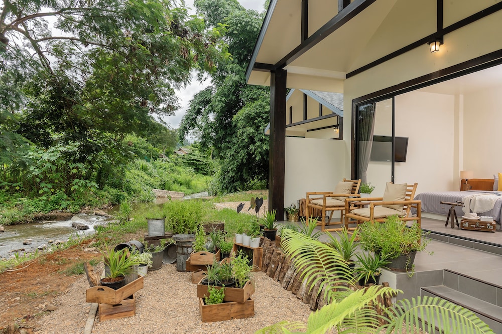 Grand Room, Balcony, River View photo 3