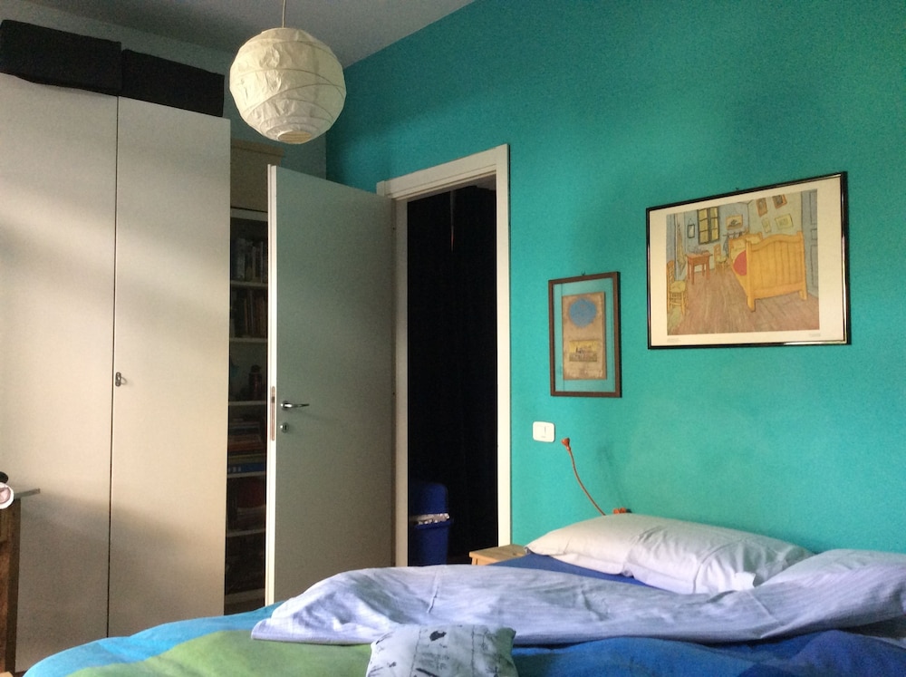 Double Room, Shared Bathroom (Sarah)