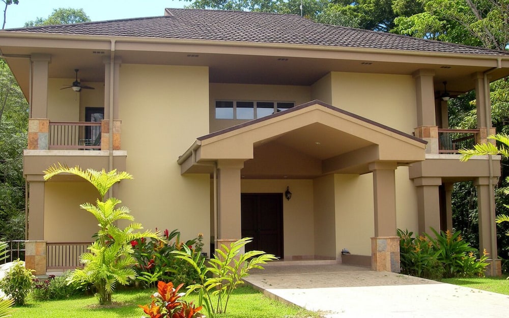 Family Villa, 5 Bedrooms, Garden View photo 1